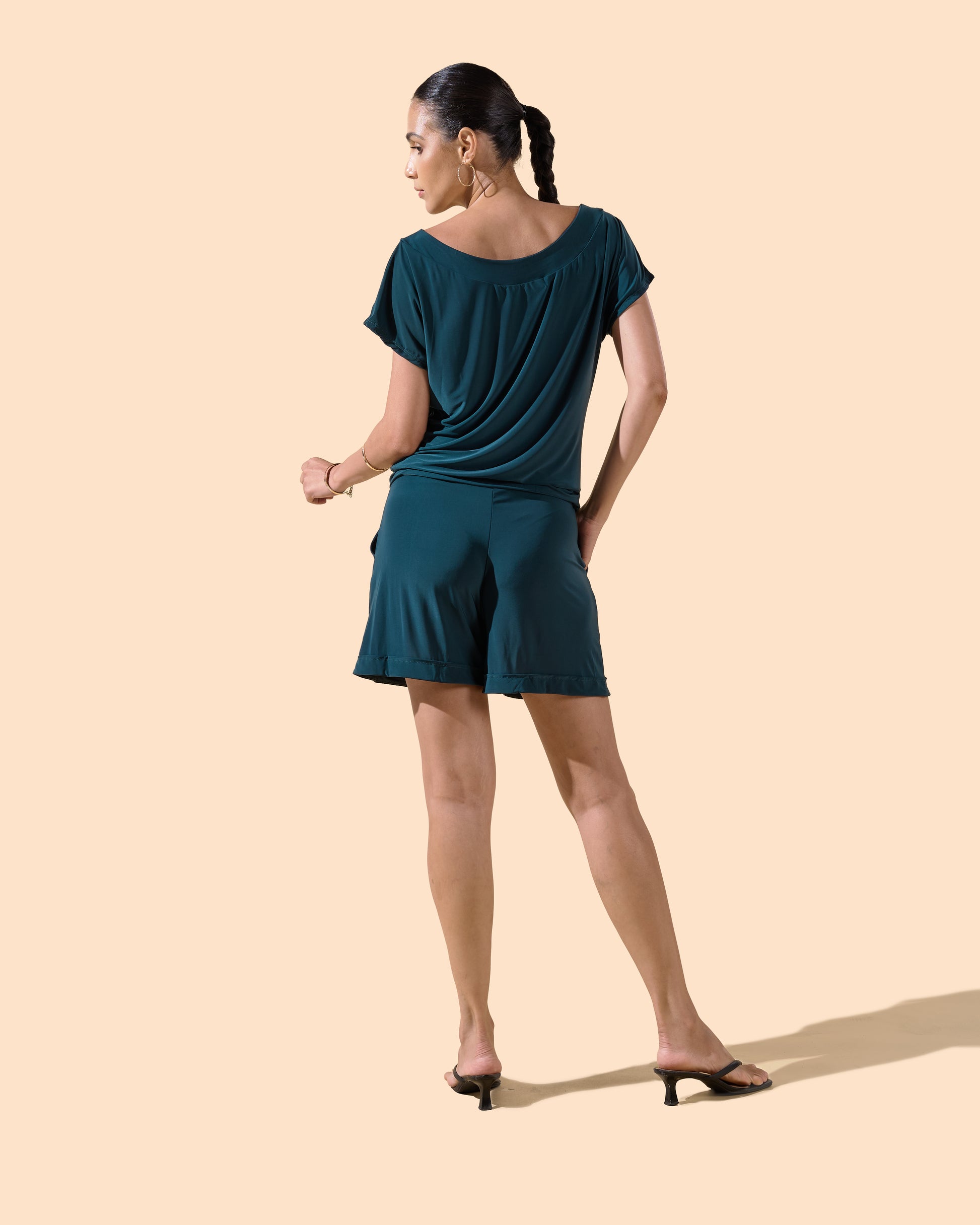Combinaison short col v manches courtes couleur vert