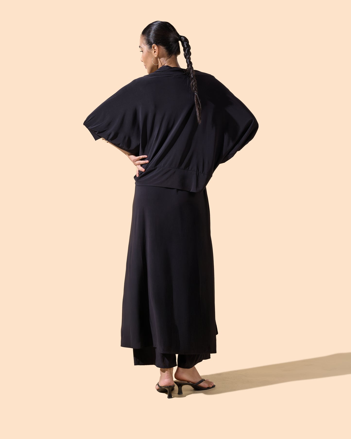 Gilet court fluide manches trois-quarts couleur noir