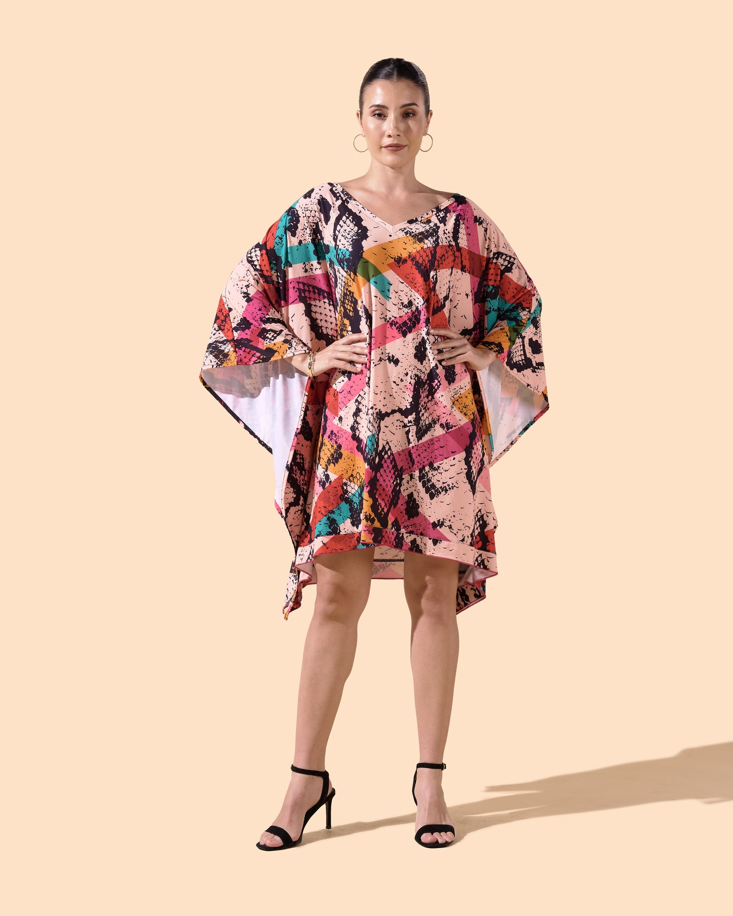 Robe courte chauve-souris manches oversize col V imprimée
