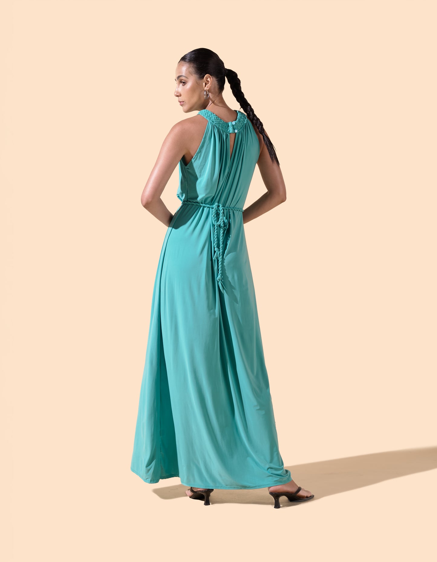 Robe longue col montant tressé coupe évasée couleur turquoise