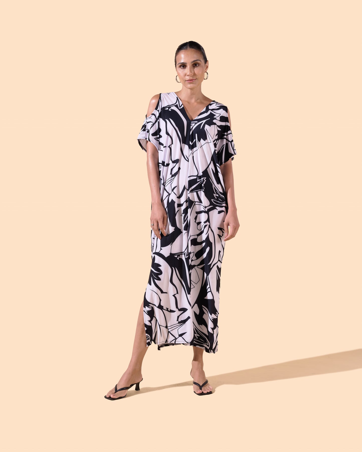 Robe longue ample imprimée col en v petit dos nu