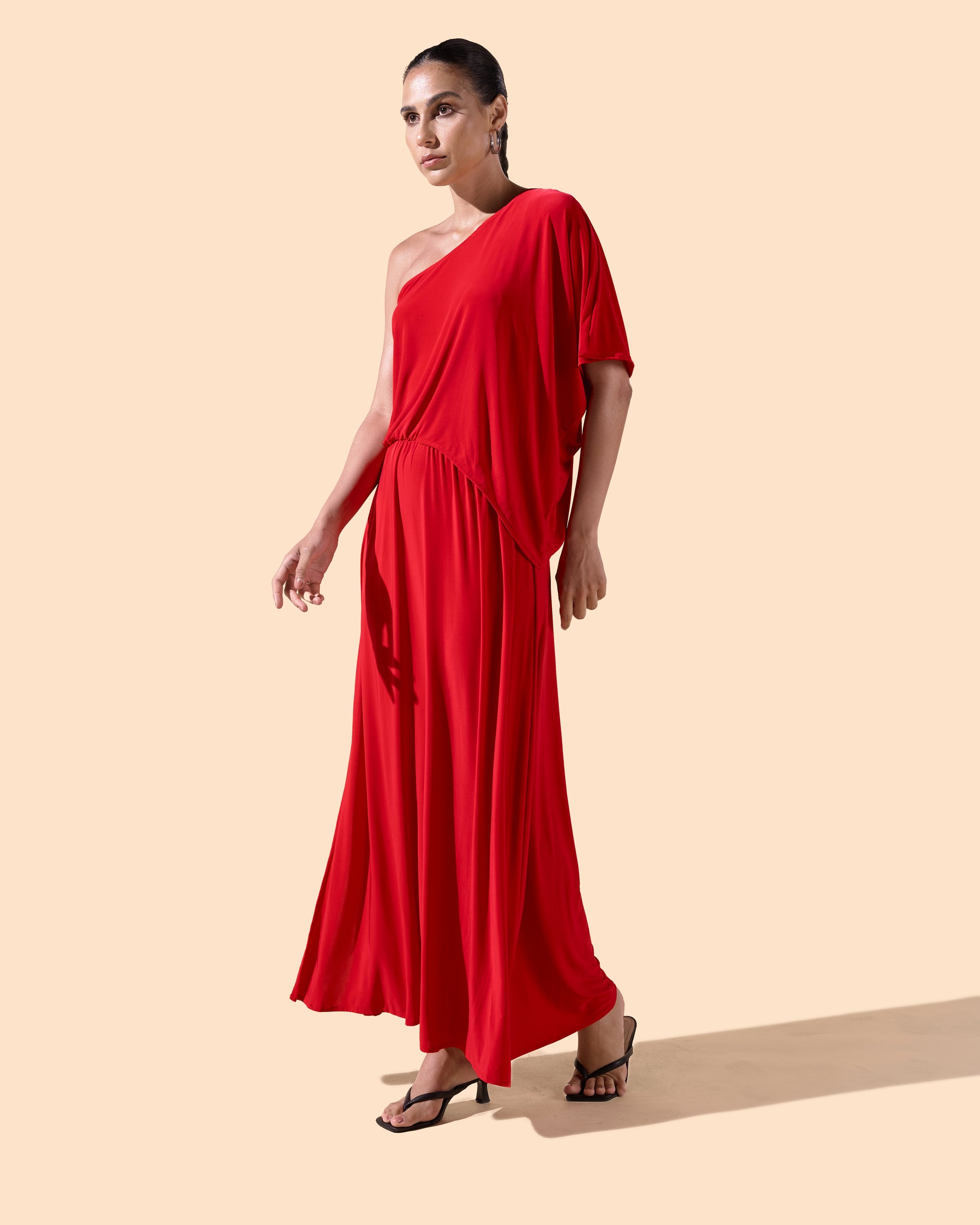 Robe longue asymétrique rouge coupe ample