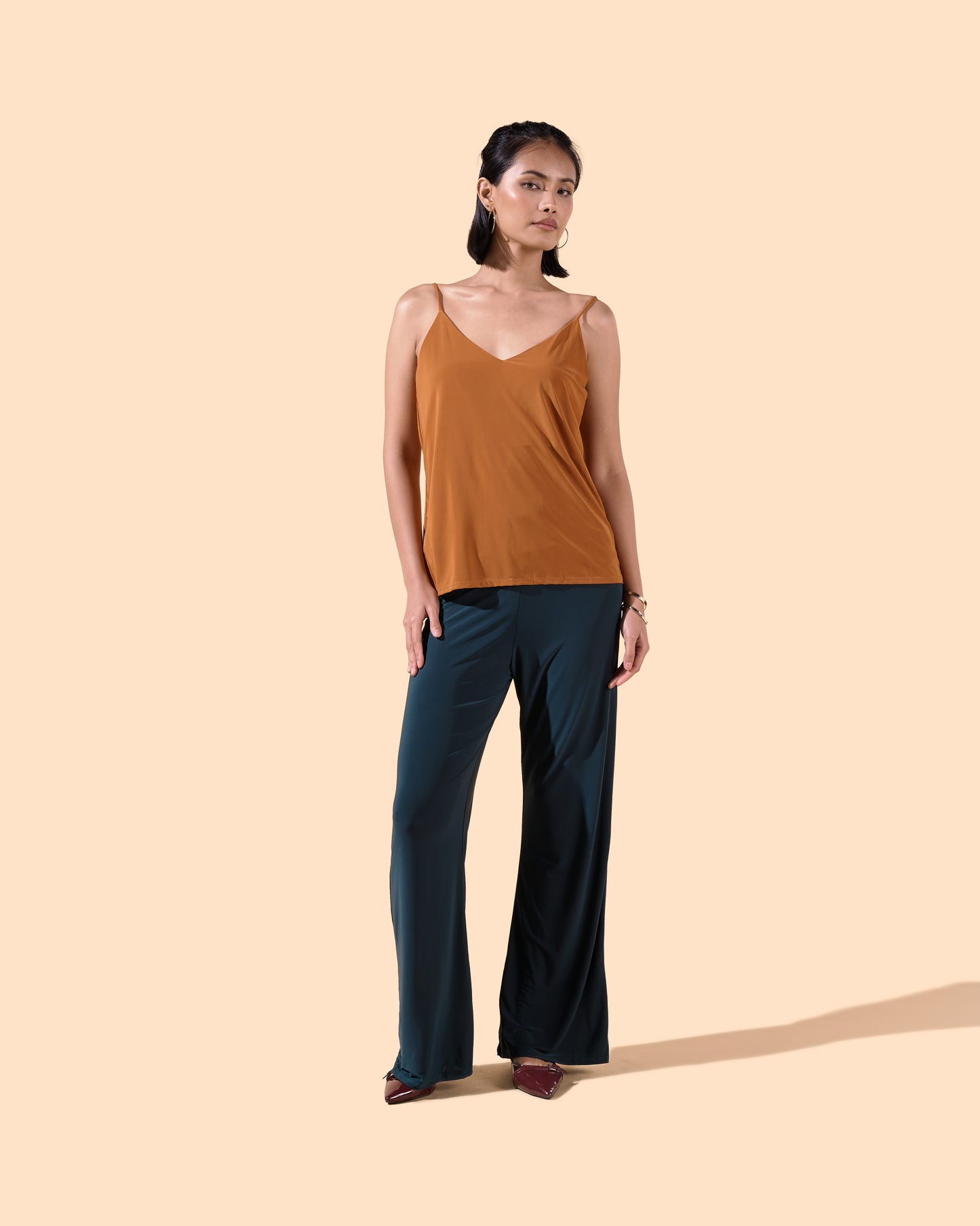 Top bretelles fines col v couleur marron