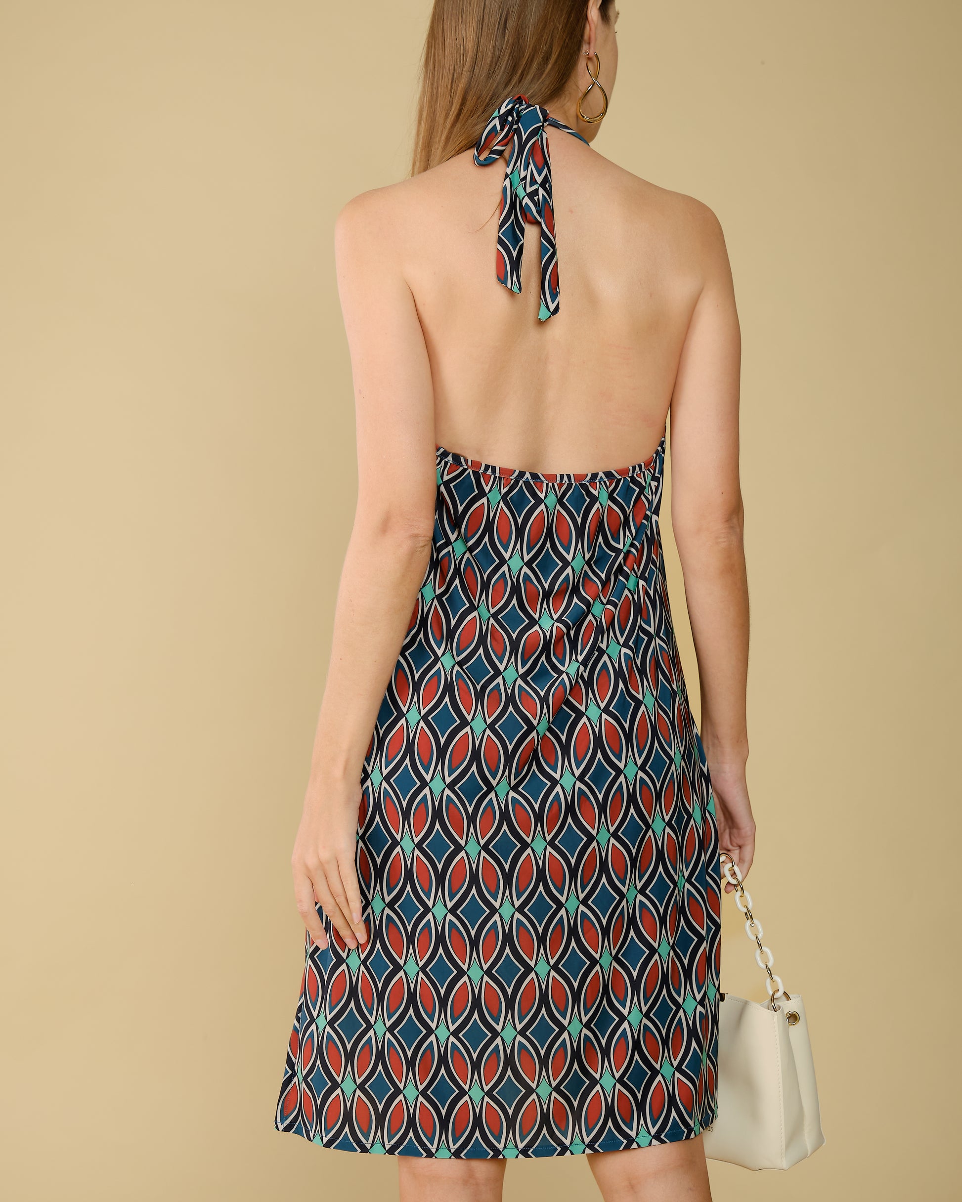 robe-courte-mosaique-dos-nu