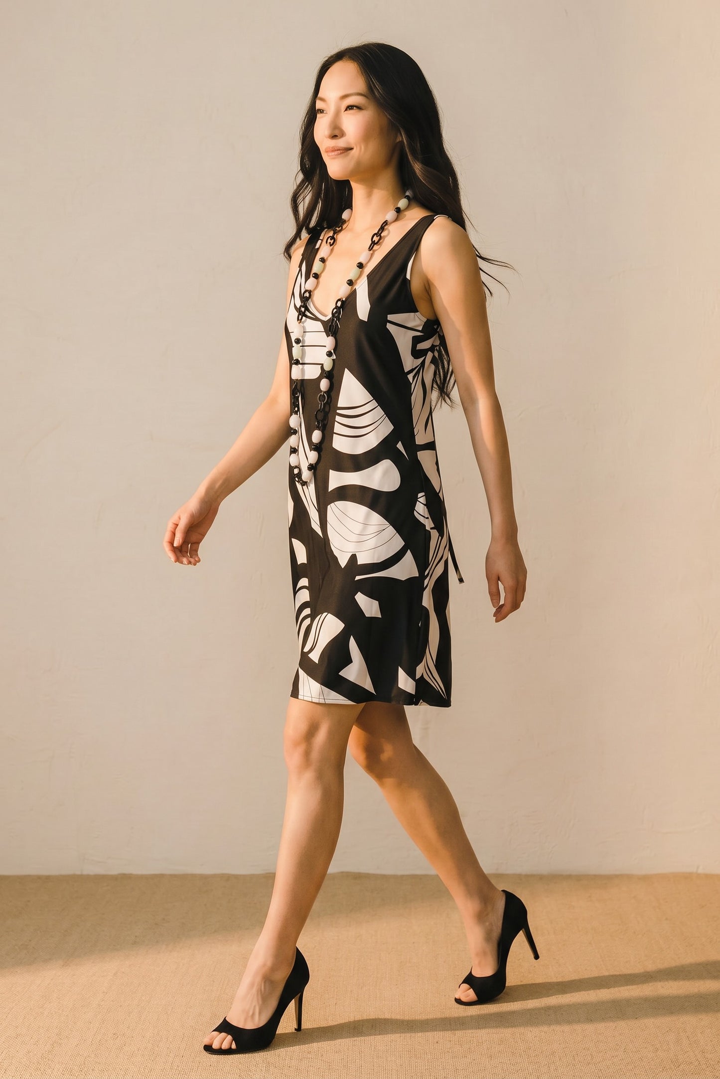 Robe courte dos nu col V – Aralia