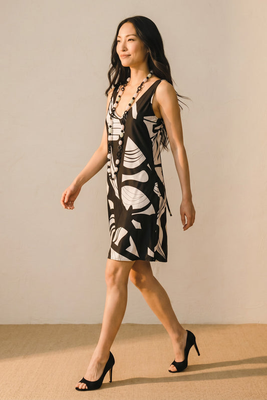 Robe courte dos nu col V – Aralia