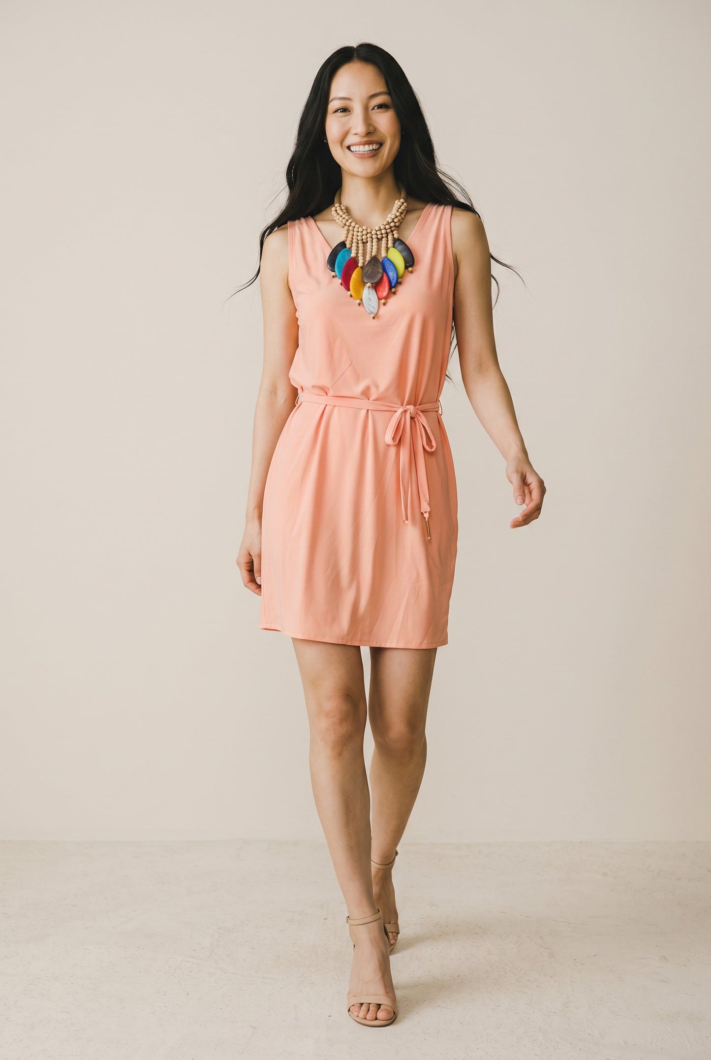 Robe courte dos nu col V – Aralia