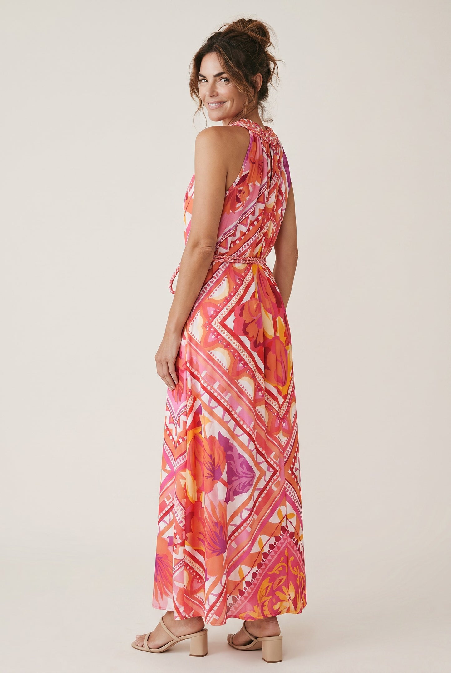 Robe longue col montant tressé - Bulgarie