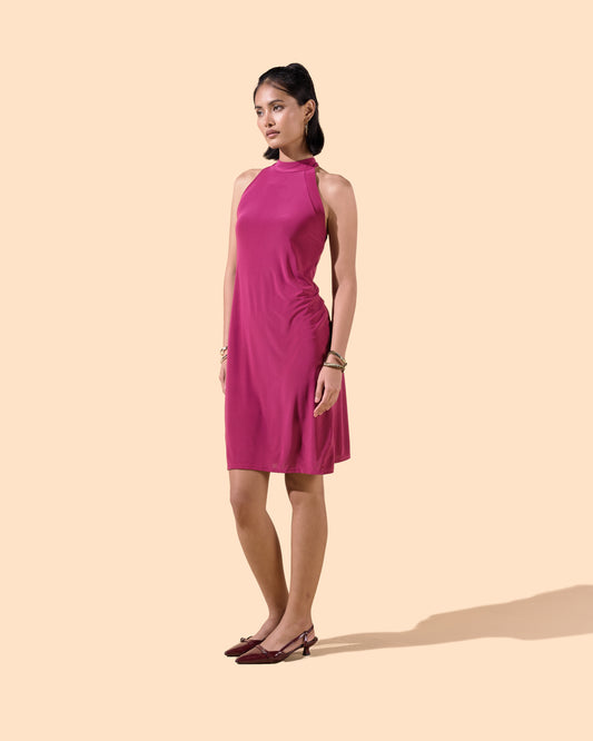 Robe courte dos nu près du corps tendance couleur fuchsia