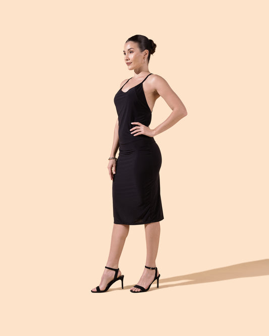 Robe courte près du corps dos nu avec les bretelles croisées au dos couleur noire
