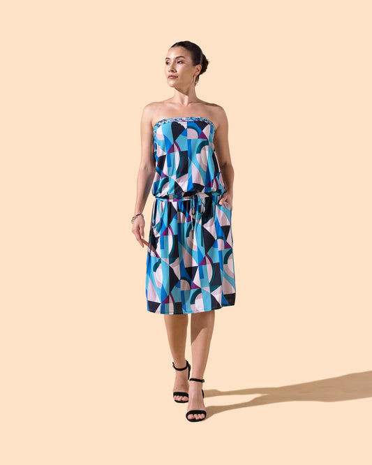 Robe courte fluide imprimée bustier tressé à la main