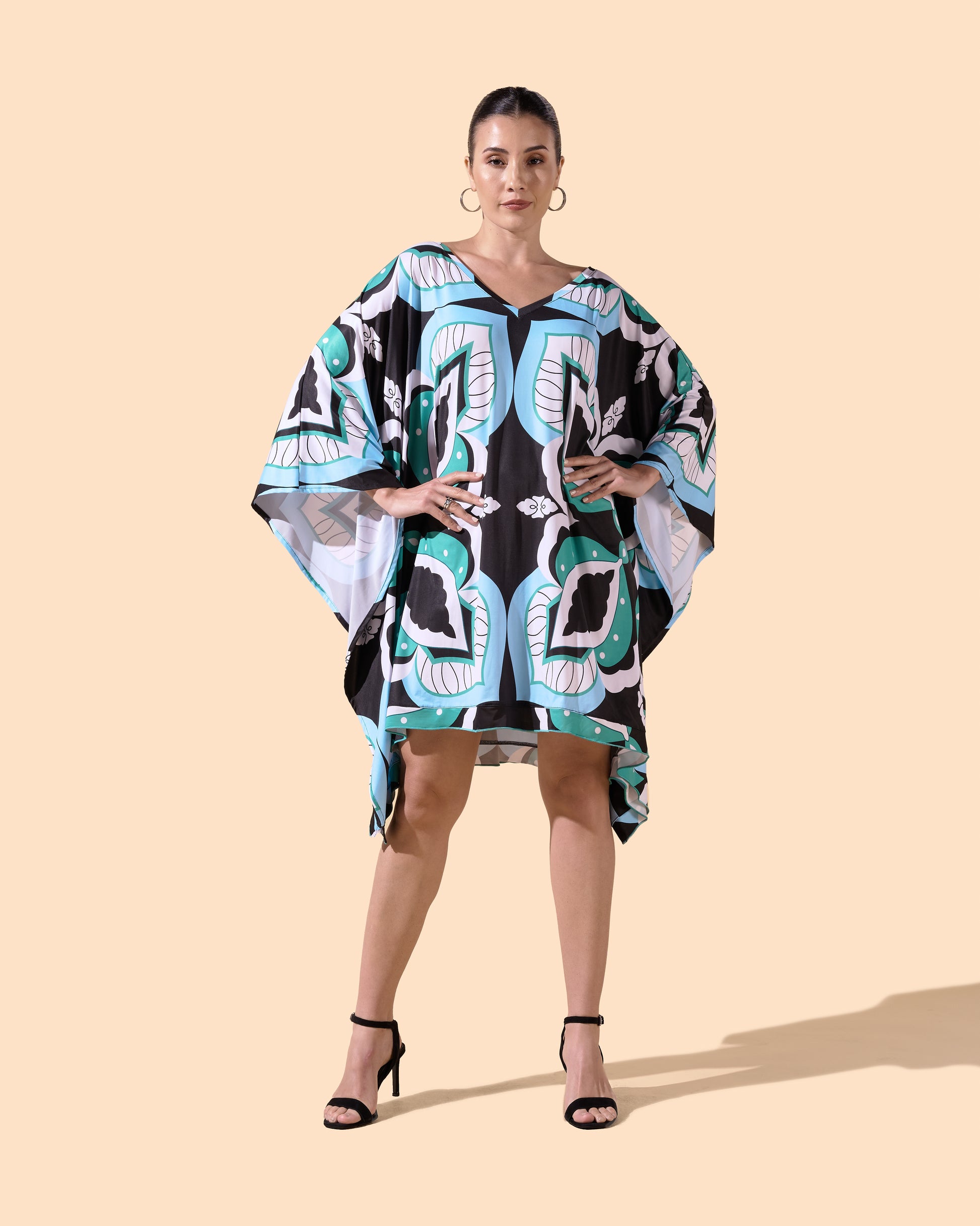 Robe courte chauve-souris manches oversize col V imprimée 