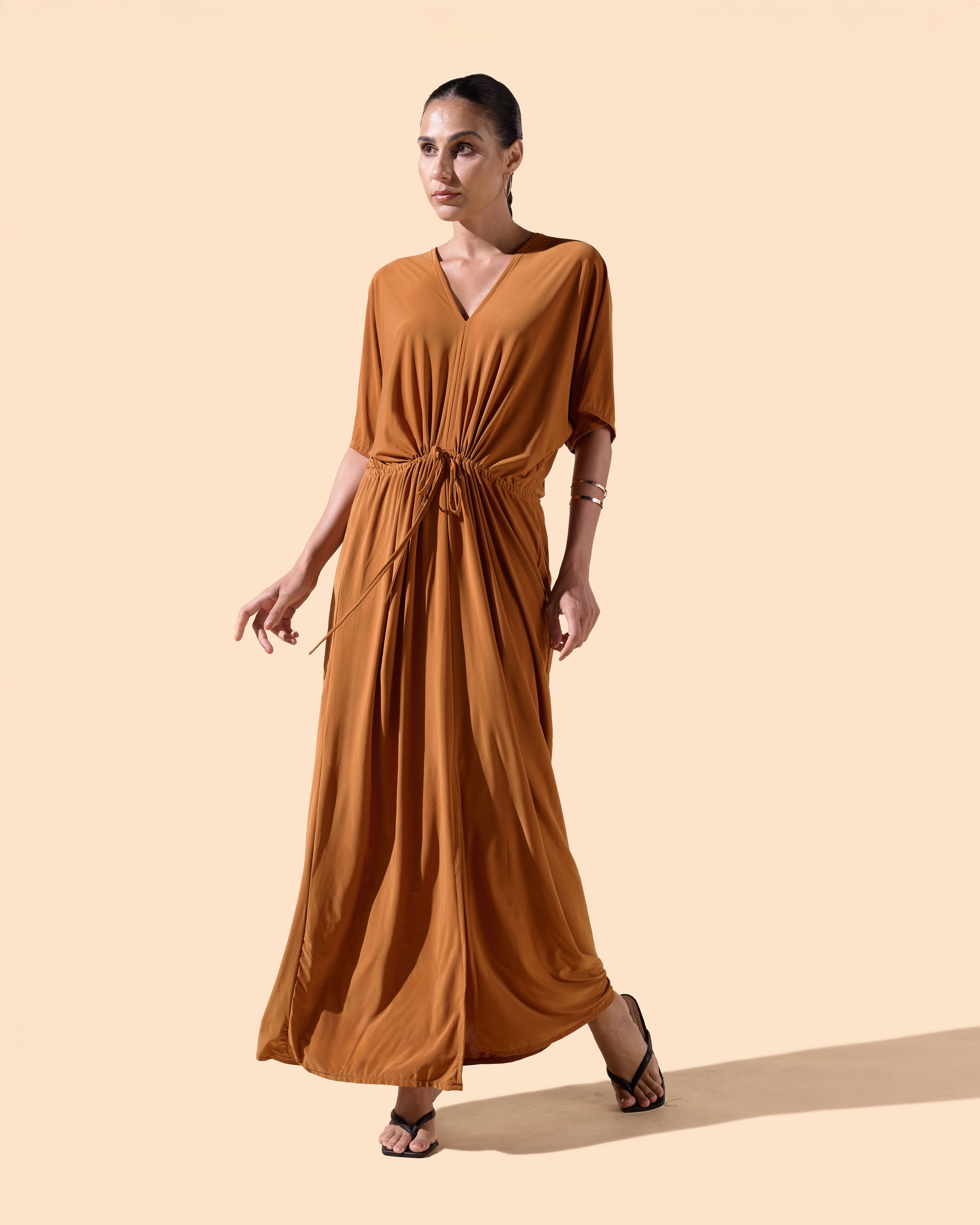 Robe longue col en V manches courtes couleur marron