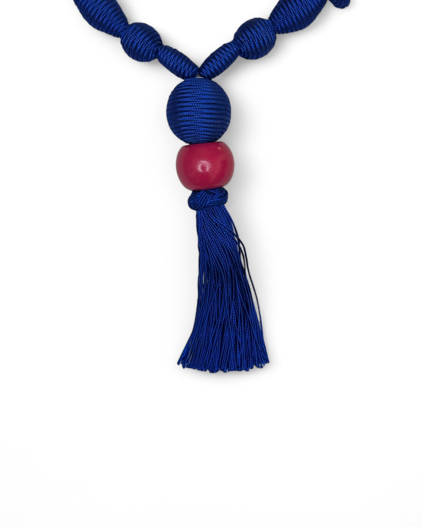 Sautoir en soie tendance fabriqué à la main bleu et rouge 