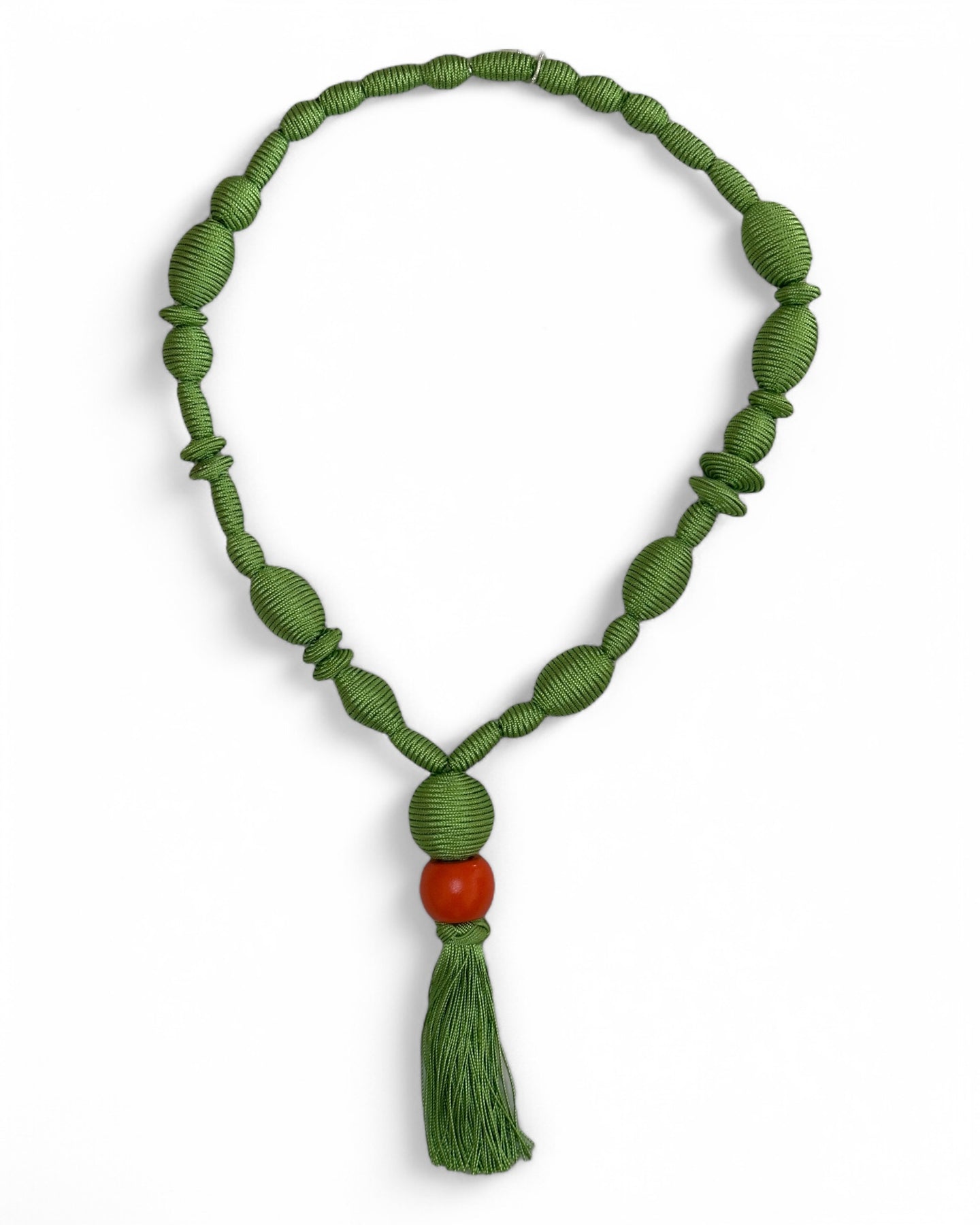 Sautoir artisanale tendance en soie vert et orange