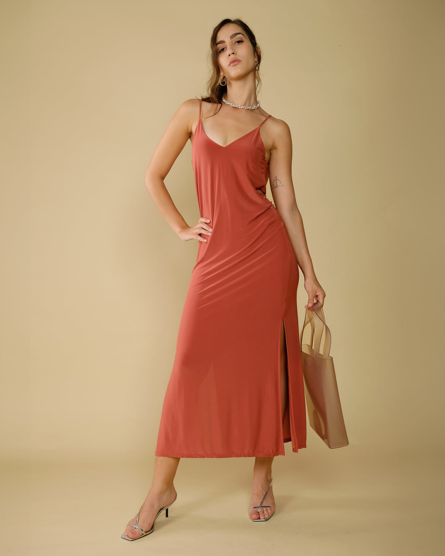 chic-women-dress-orange-fentes