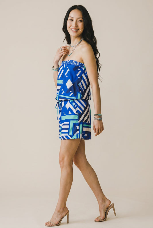 Combishort bustier fluide Callidora bleu et blanc à motif géométrique, taille marquée, poches latérales. Osanna Creazione.