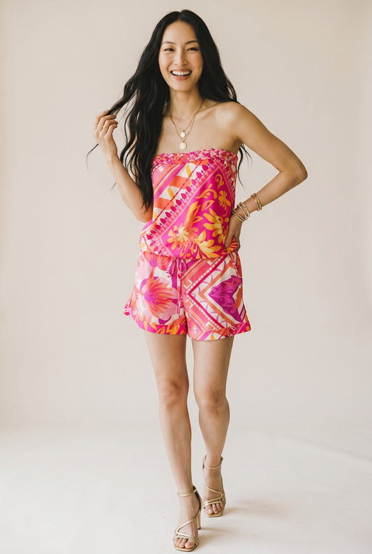 Combishort bustier fluide Callidora Osanna Creazione rose et orange avec imprimé floral et géométrique, taille marquée, short ample.