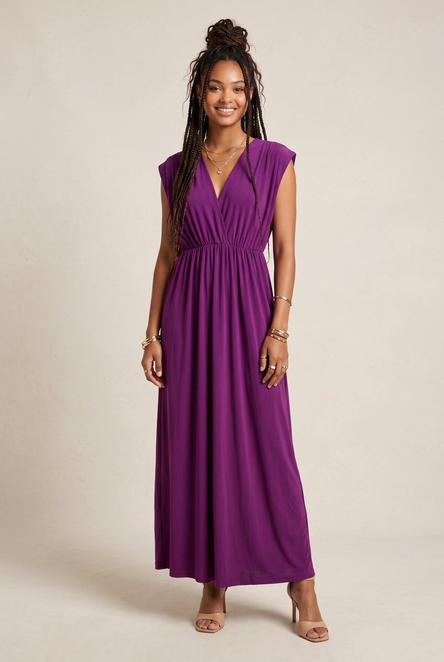 Robe longue empire violette Baleate Osanna Creazione, col V, fluide et évasée, élastique sous poitrine.