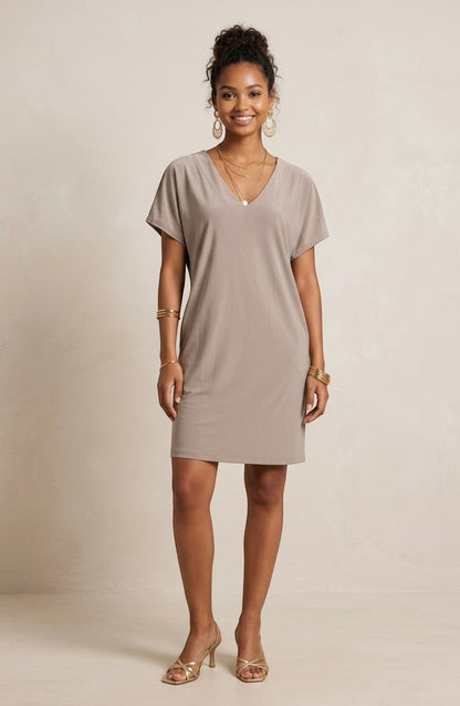 Osanna Creazione taupe short straight dress with V-neck and short sleeves, sold with a belt.