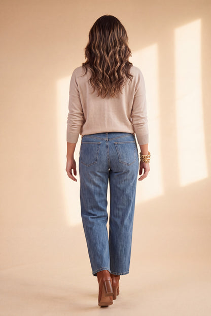 Pull Laoali écru à col V, vue de dos – Osanna Creazione