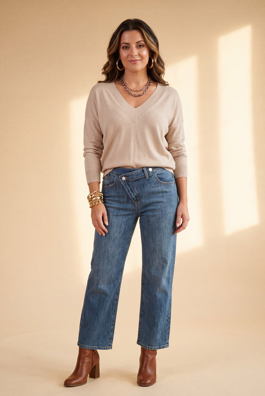 Pull Laoali écru à col V, vue de face – Osanna Creazione
