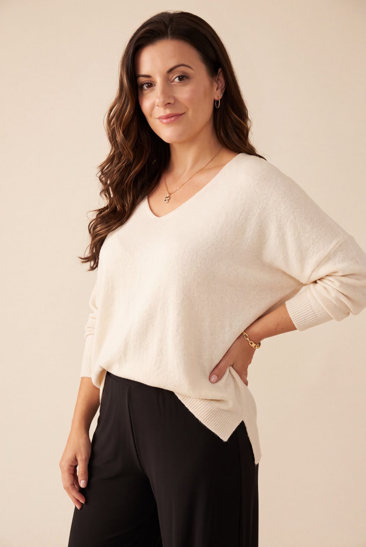 Pull SCOLLO écru femme, vue de face – Sélection OSANNA