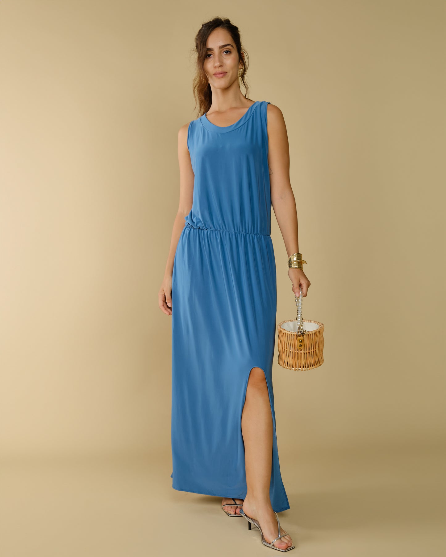 robe-bleue-sans-manche