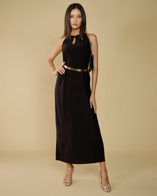 robe-noire-femme-elegante